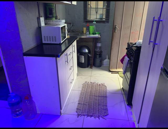 2 BEDROOM HOUSE FOR SALE IN TSHEPONG